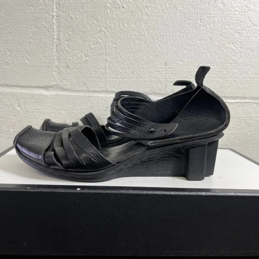 Trippen Black Leather Strappy Wedge Sandals Womens 37 EU/6.5 US Made In‎ Germany